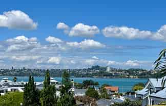 2/9 Calliope Road, Devonport