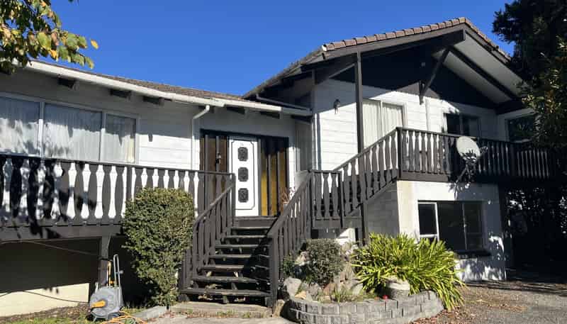 36 Invergarry Road, Hilltop