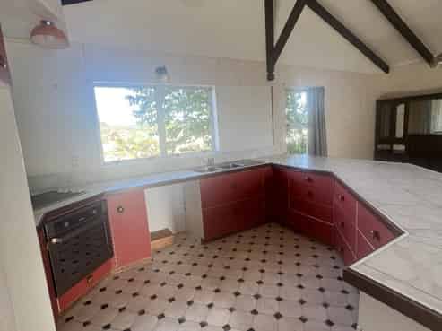 36 Invergarry Road, Hilltop