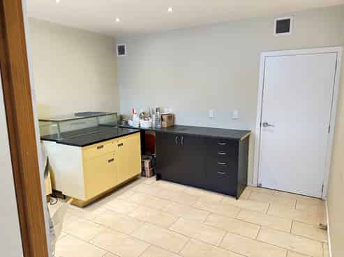 Fully Equipped 230sqm Food-Grade Commercial Unit!