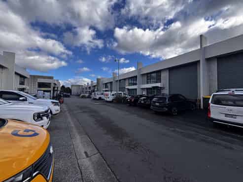 Fully Equipped 230sqm Food-Grade Commercial Unit!