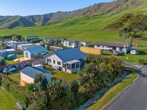 13 Ratau Street, Mahia