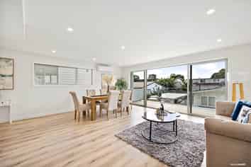 7B Waddell Avenue, Point England