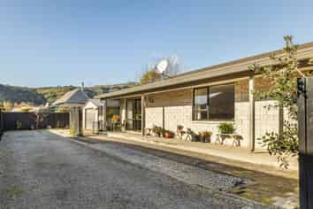 18 Mauger Drive, Heathcote Valley