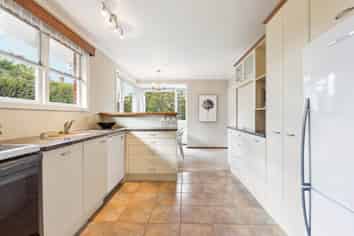 80  Disraeli  Street, Epsom