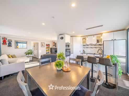 33 Fenchurch Grove, Stokes Valley