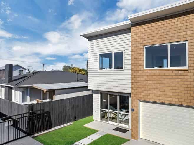 5A and 5B Kerrydale, Manurewa