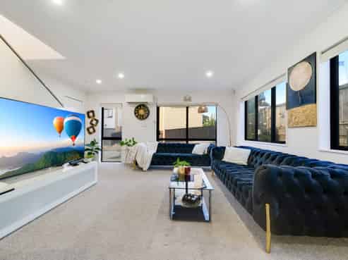 2 Dewan Lane, Papatoetoe