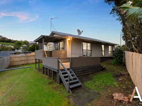 12B Mataura Place, Clover Park