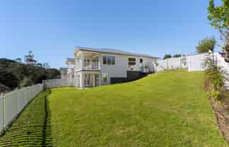 204 Landmark Terrace, Orewa