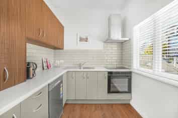 653 & 653A High Street, Boulcott