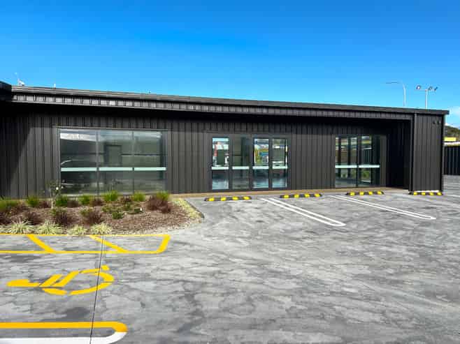 Brand New Showroom with Huge Exposure!