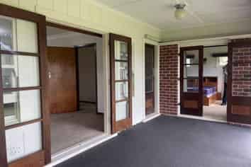 1215 Dairy Flat Highway, Dairy Flat