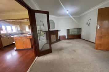 1215 Dairy Flat Highway, Dairy Flat