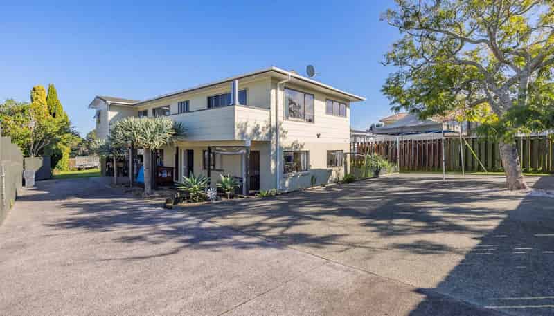 27 Luckens Road, West Harbour