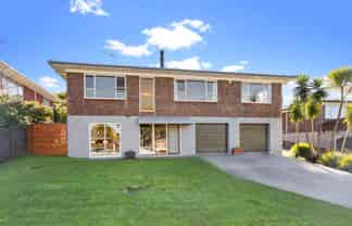 18 Nui Mana Place, Te Atatu South