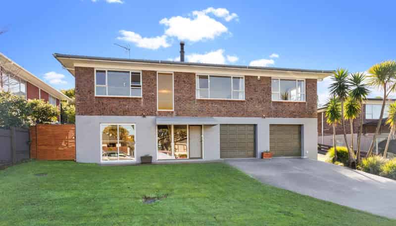 18 Nui Mana Place, Te Atatu South