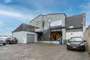 CALLING ALL WOODWORKERS & MANUFACTURERS! | 975sqm