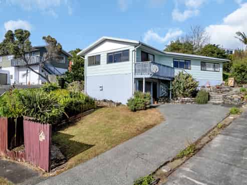 12 Robin Hood Place, Onerahi