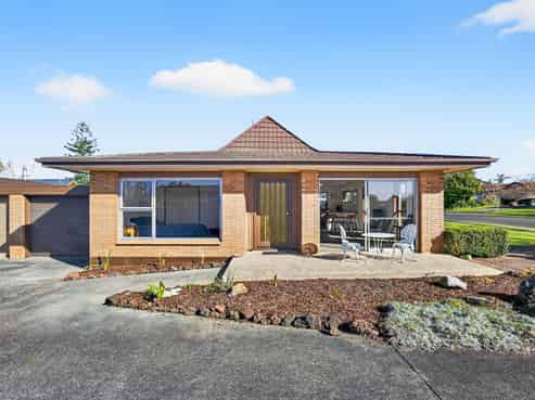 1/15 Serrita Avenue, Sunnyhills