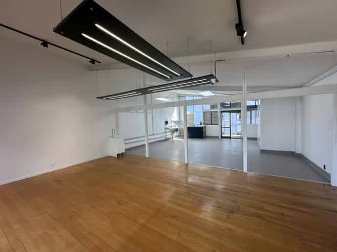 Williamson Avenue Showroom/Retail with Storage