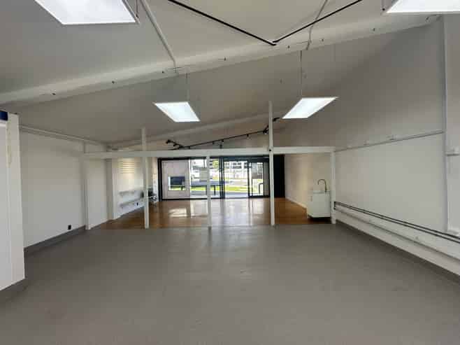 Williamson Avenue Showroom/Retail with Storage
