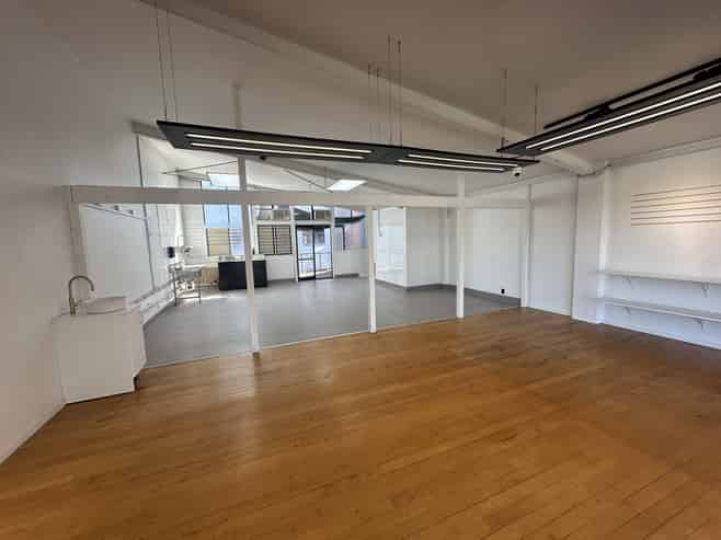 Williamson Avenue Showroom/Retail with Storage