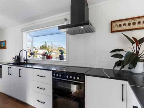 2/15 Adriatic Avenue, Henderson