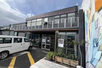 Charming Devonport retail space