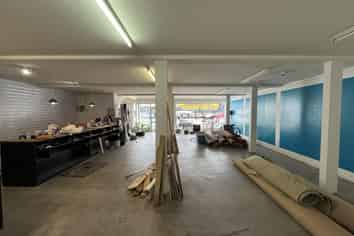 Charming Devonport retail space