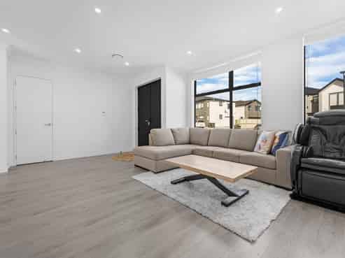 5 Woodacre Street, Flat Bush