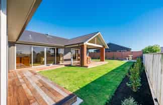 25 Phoenix Palms Grove, Levin