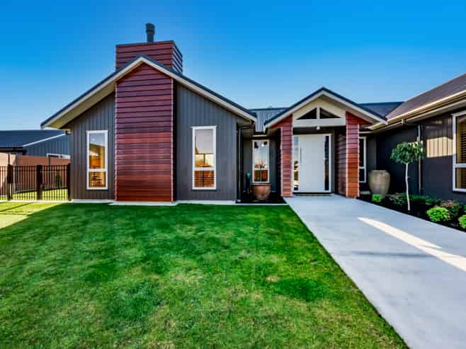 25 Phoenix Palms Grove, Levin