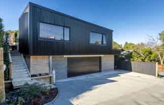 8A Ngaio Street, Strandon
