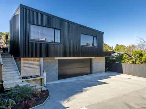 8A Ngaio Street, Strandon