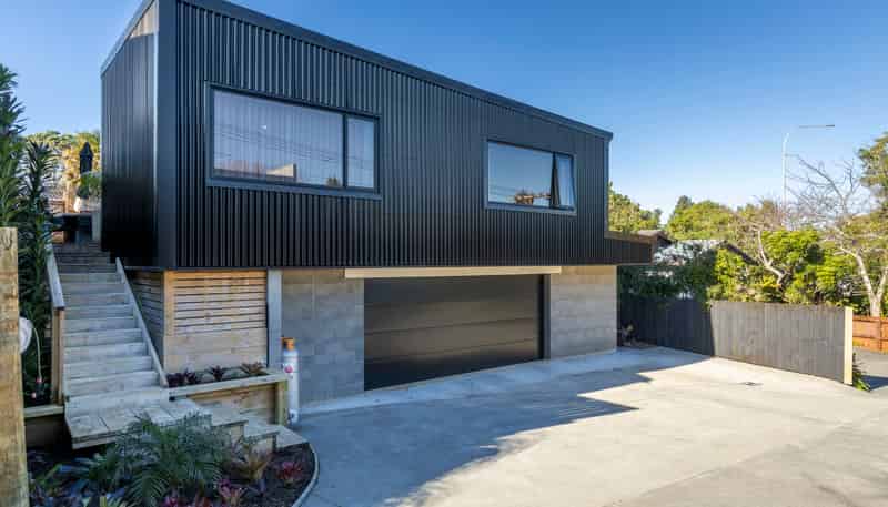 8A Ngaio Street, Strandon