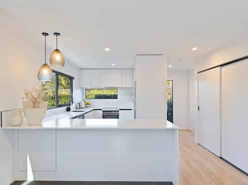 8A Ngaio Street, Strandon