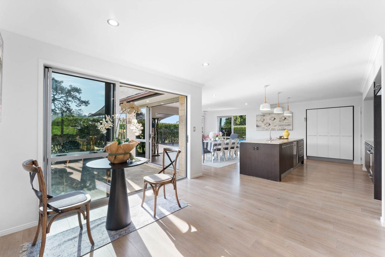 Future Subdividable with Pool & Lifestyle Appeal! – pohled 6