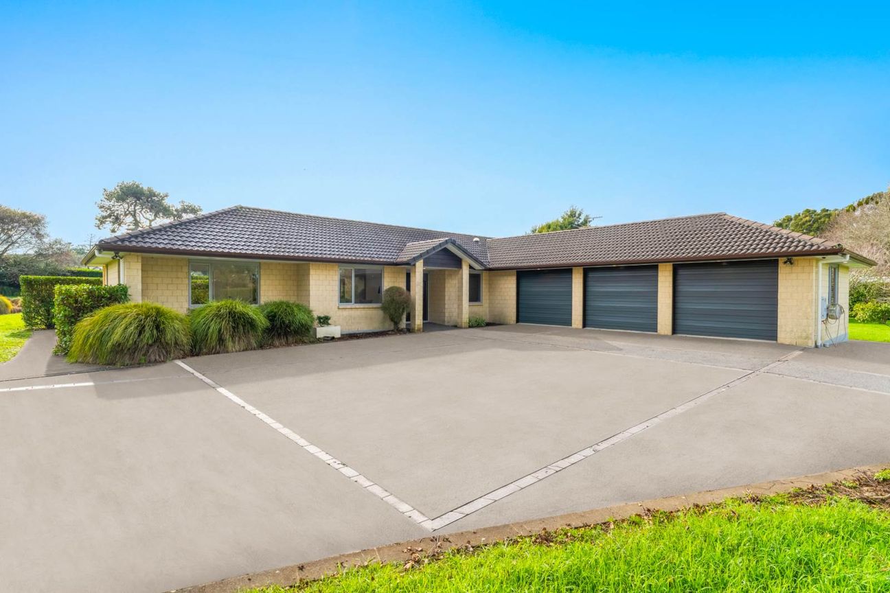 Future Subdividable with Pool & Lifestyle Appeal! – pohled 2
