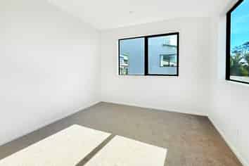 16F Sheridan drive, New Lynn