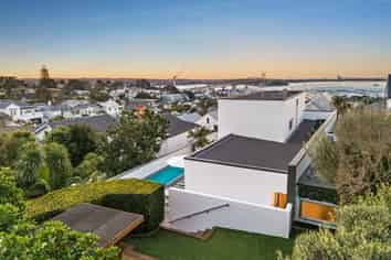 8 Yarborough Street, Saint Marys Bay