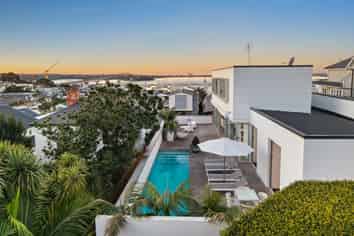 8 Yarborough Street, Saint Marys Bay