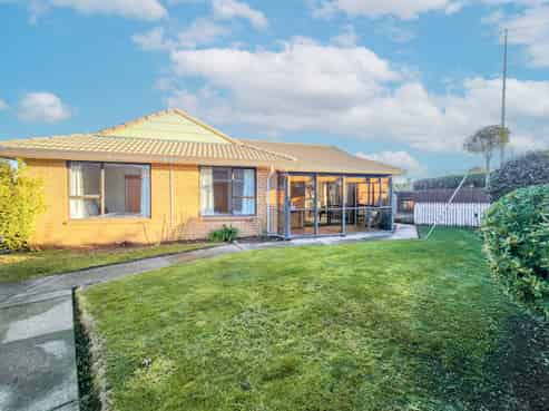 1/18 Dumfries Drive, Hei Hei