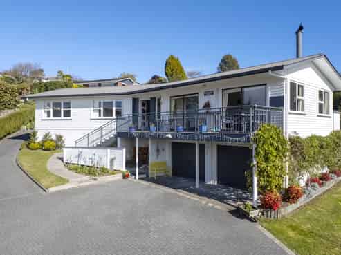 11 Earle Place, Acacia Bay