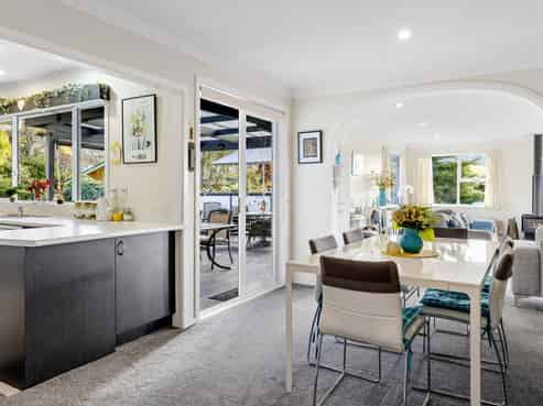 11 Earle Place, Acacia Bay