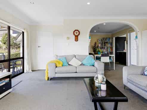 11 Earle Place, Acacia Bay