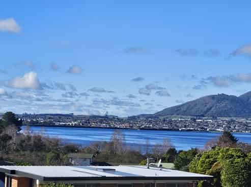 11 Earle Place, Acacia Bay