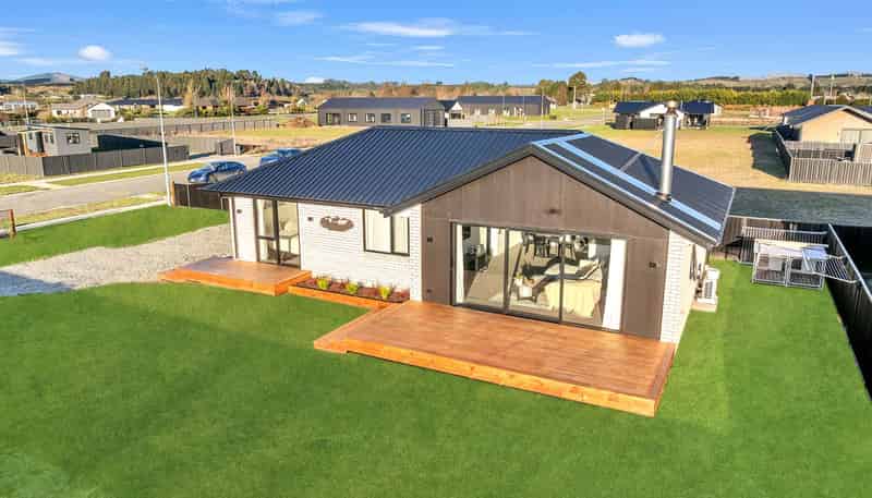 102 Tukare Loop, Te Anau