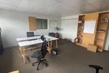 Affordable 100sqm Warehouse - Prime Location!