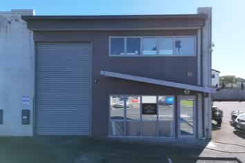 Affordable 100sqm Warehouse - Prime Location!